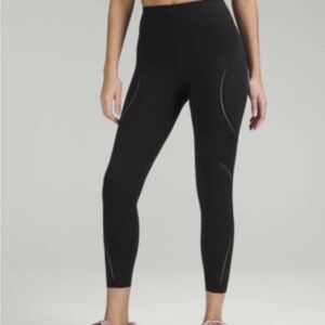lululemon athletica Black reflective High-Rise leggings 25” size 2